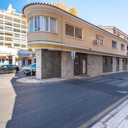 公寓 Carihuela 4 *